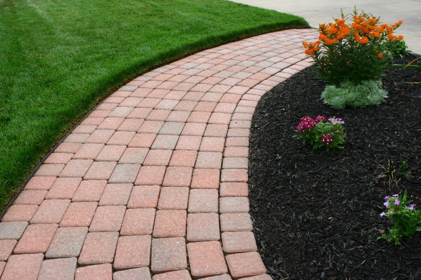 What mulch color/ variety should I replace the current mulch with to make  it look better? We have decorative stones on the border shown here and all  around our home . : r/landscaping